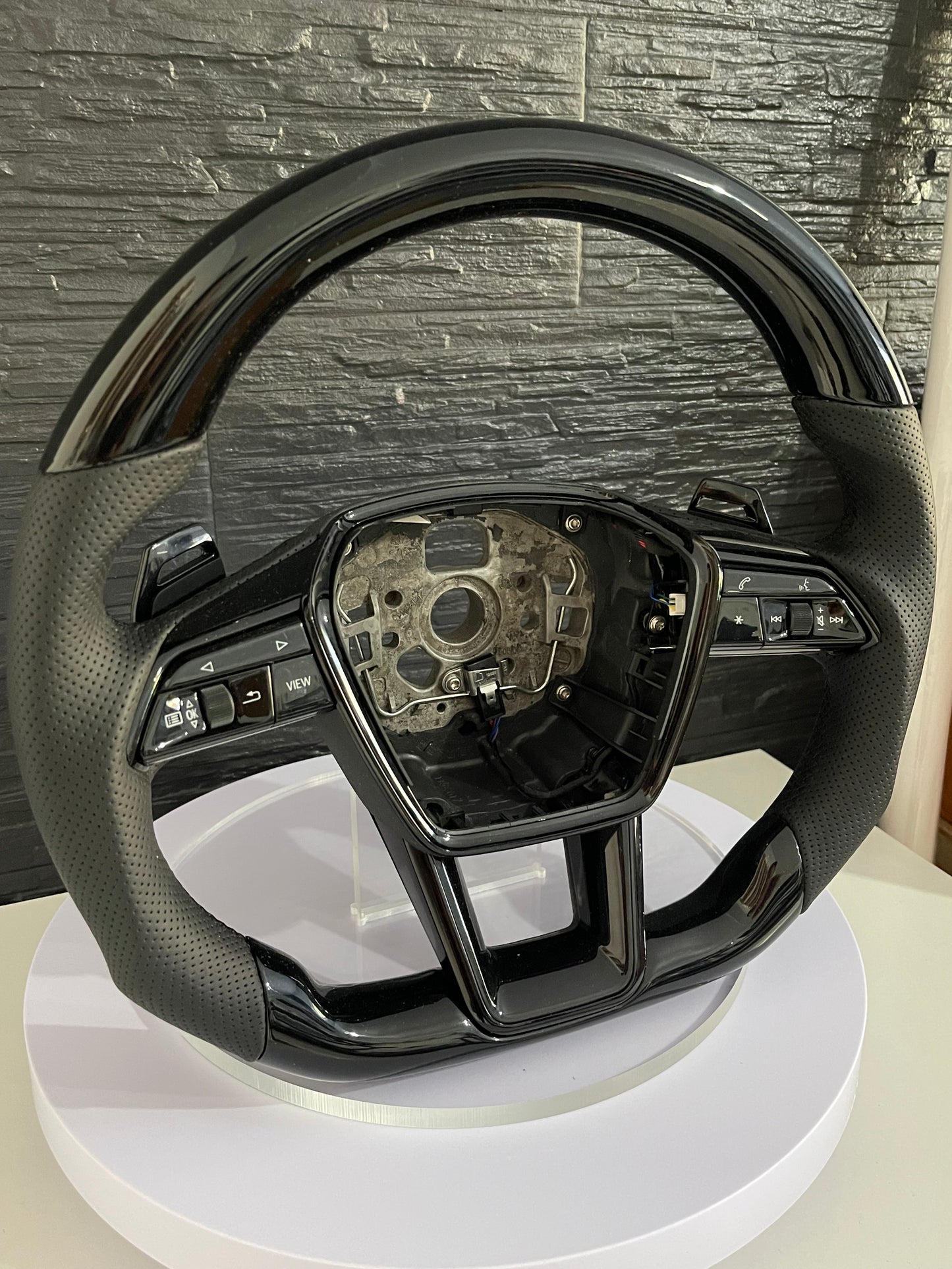 🏁 Volan Sport AT Performance – Audi C8 (A6, A7, RS6, RS7) – Piano Black
