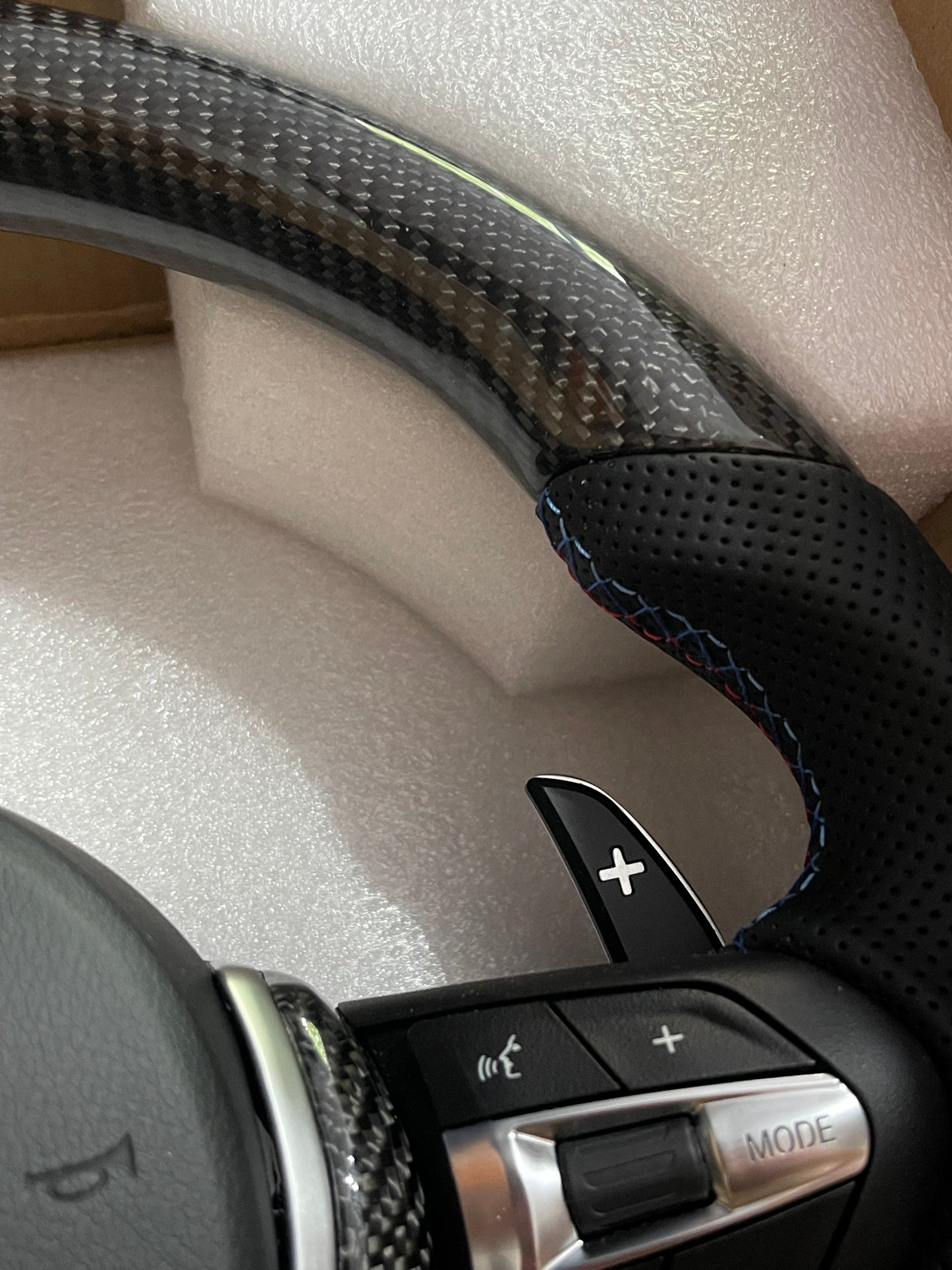 🏁 Volan Sport AT Performance – BMW Seria F , Full Carbon & Piele Perforată