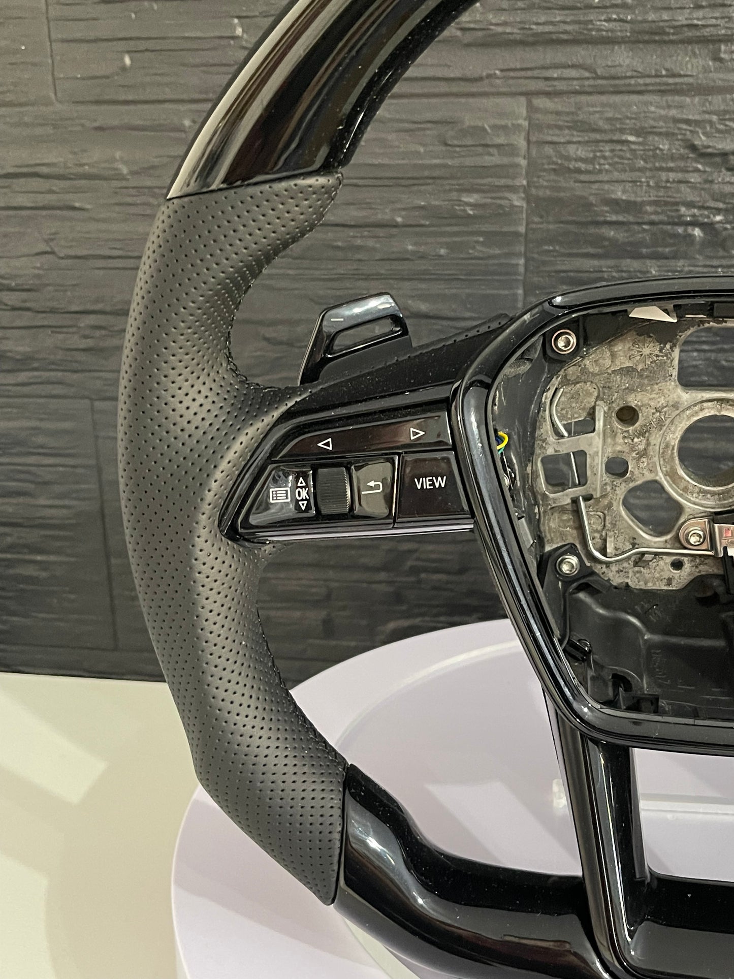 🏁 Volan Sport AT Performance – Audi C8 (A6, A7, RS6, RS7) – Piano Black